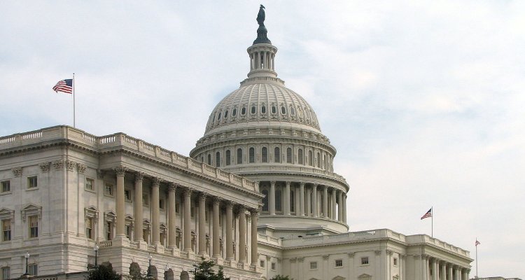 US Capitol at night