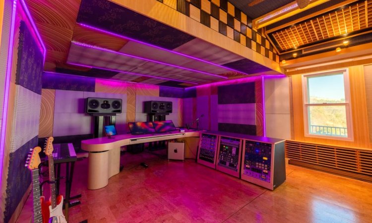 Interior of Harbor recording studio